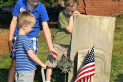 John-Hays-Grave-2019-with-CAR-Members-2